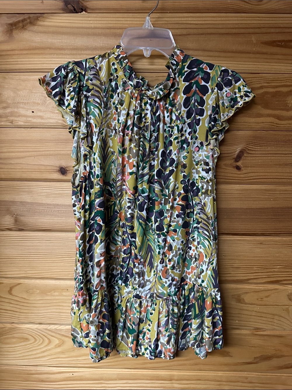 Jodifl Floral Leaf Print Ruffle-Hem Women's Blouse in Olive Green Size L
